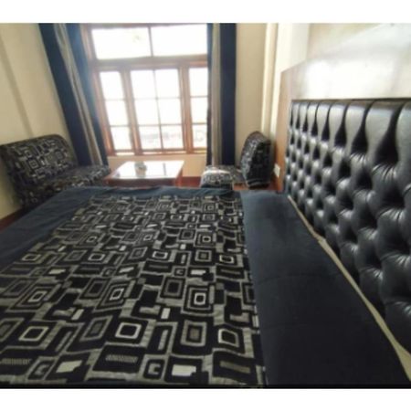 Hotel Horizon Near Picture Palace Bus Stand, 무소리에 외부 사진