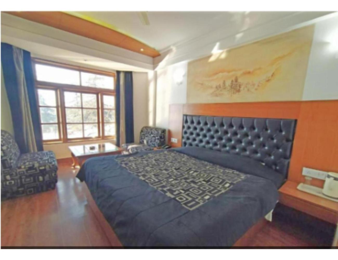 Hotel Horizon Near Picture Palace Bus Stand, 무소리에 외부 사진