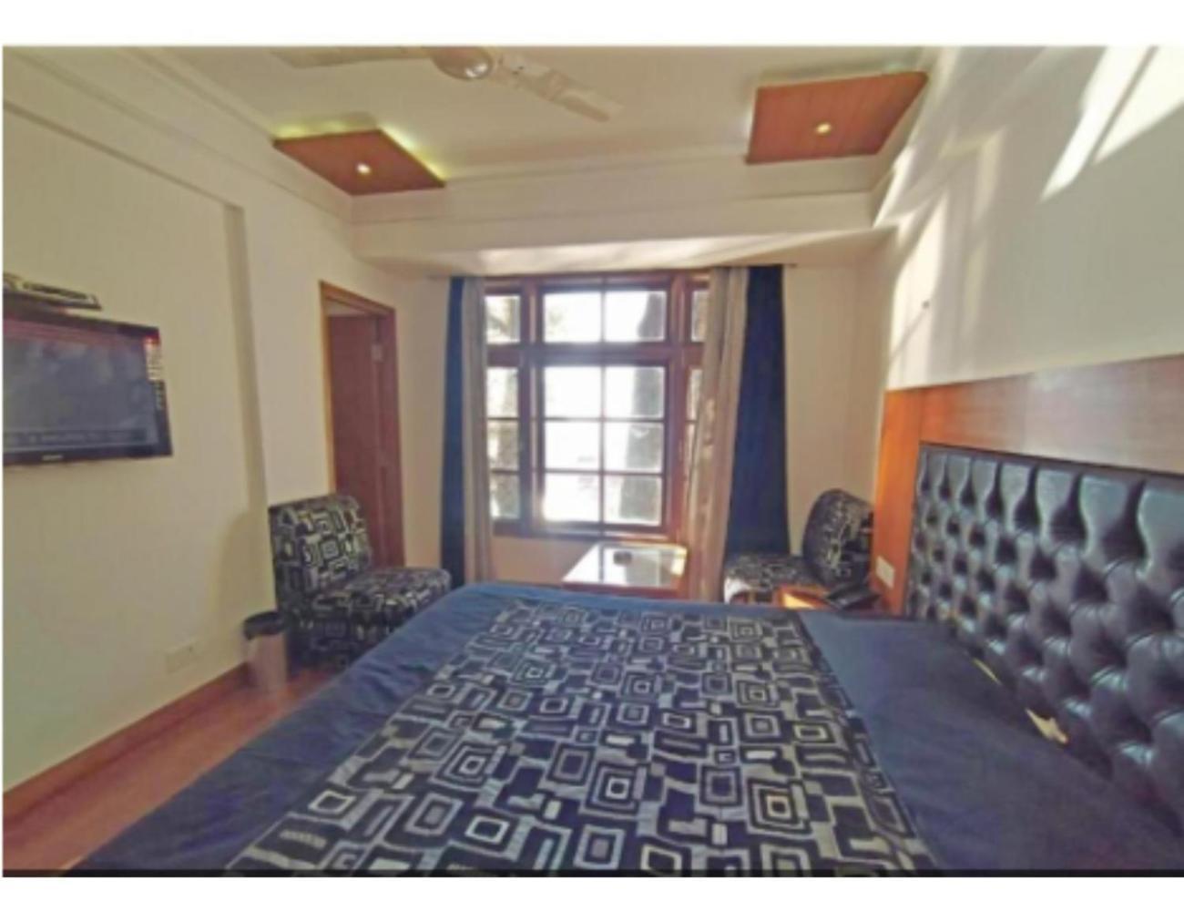 Hotel Horizon Near Picture Palace Bus Stand, 무소리에 외부 사진