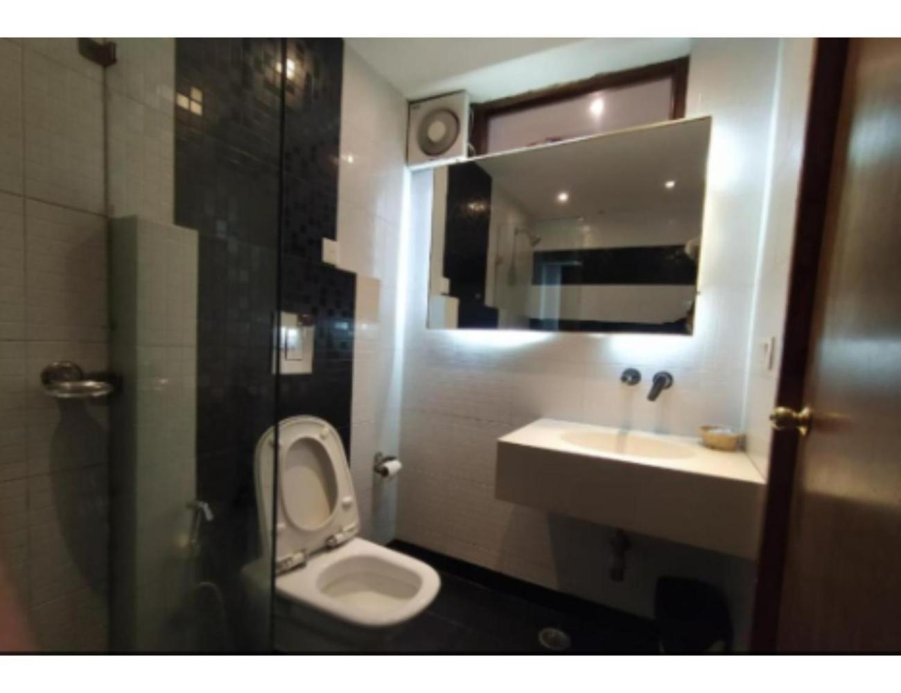 Hotel Horizon Near Picture Palace Bus Stand, 무소리에 외부 사진