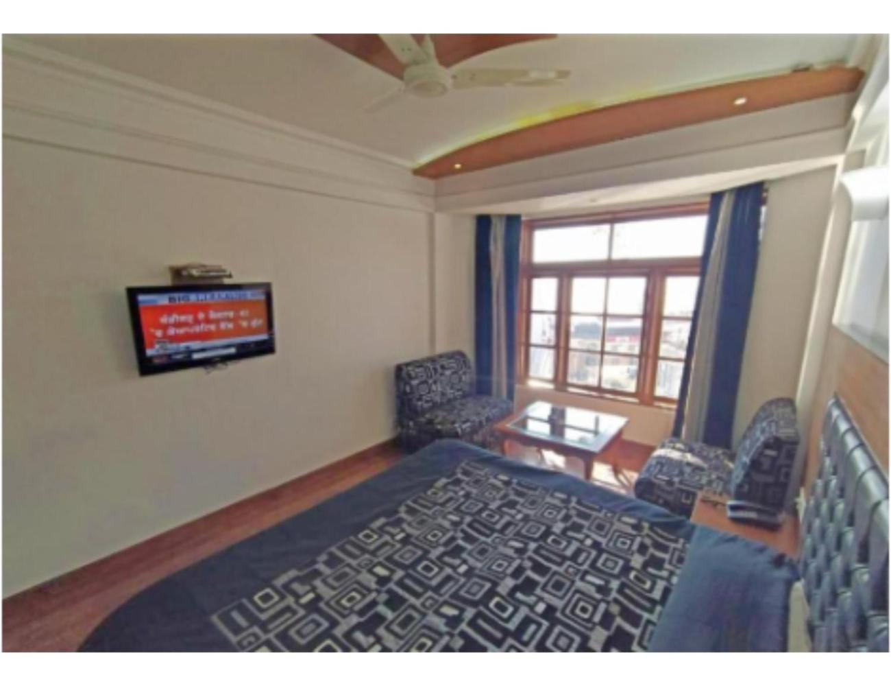 Hotel Horizon Near Picture Palace Bus Stand, 무소리에 외부 사진