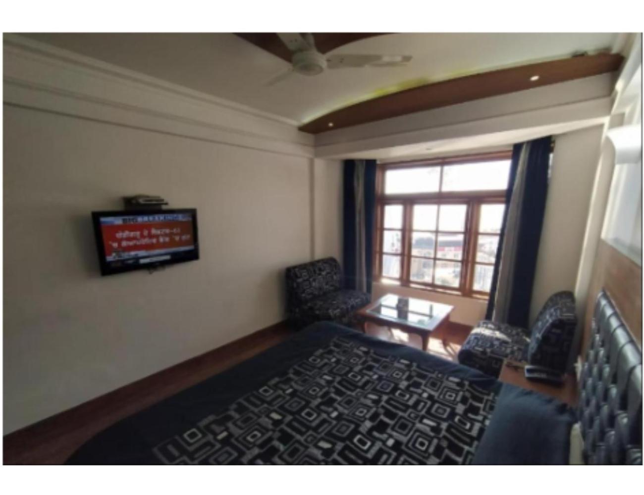 Hotel Horizon Near Picture Palace Bus Stand, 무소리에 외부 사진